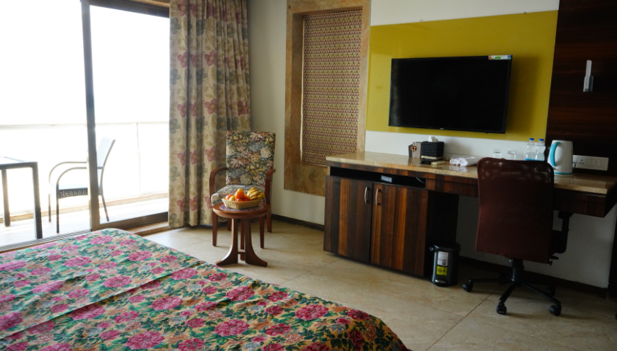 super-deluxe-rooms-in-devbagh